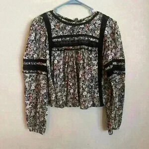 American Eagle Size Medium Floral Black Lace Ruffle Babydoll Peasant Top